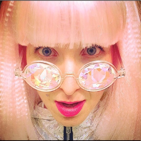 Meet your Posher, Amanda - Picture 1 of 1